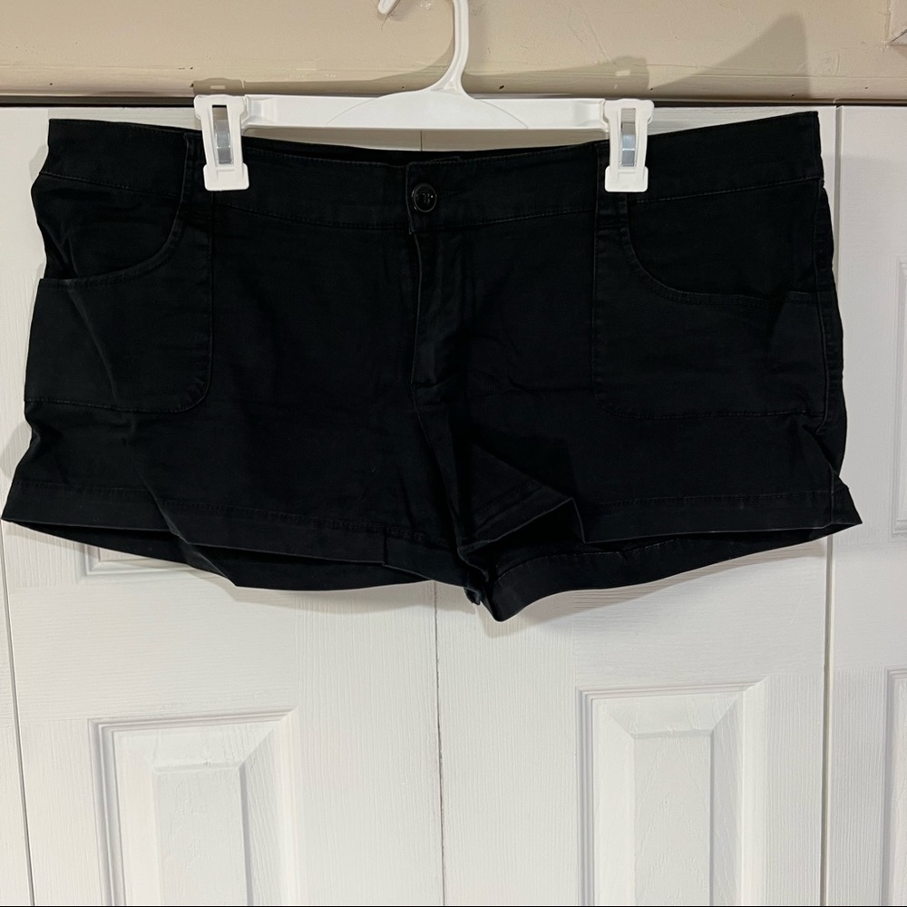 Mossimo Supply Co black shorts size 17
